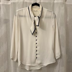 NEW YORK & COMPANY Black & White Tie-Neck Bow